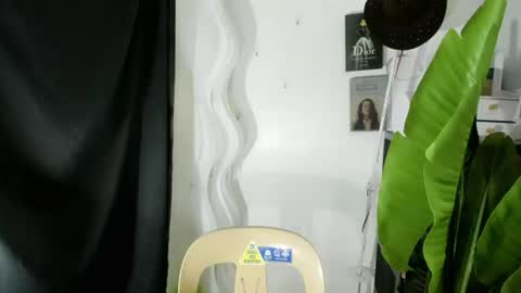 M I A online show from August 1, 11:01 am