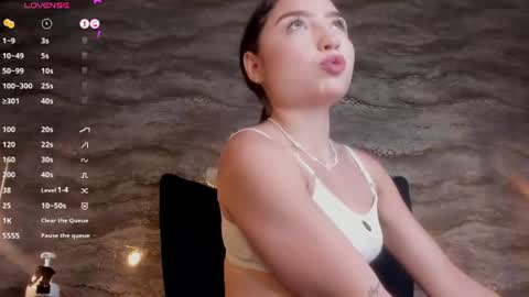 mia_luxor online show from August 4, 12:00 pm