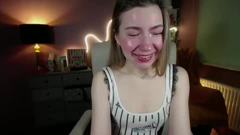 Mia online show from March 2, 7:54 am