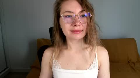 Mia online show from July 10, 7:42 am