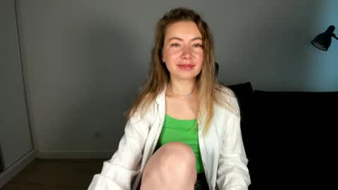 Mia online show from February 6, 8:07 am