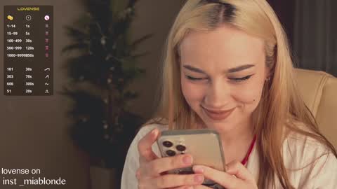 mia_milagros online show from January 22, 1:10 am