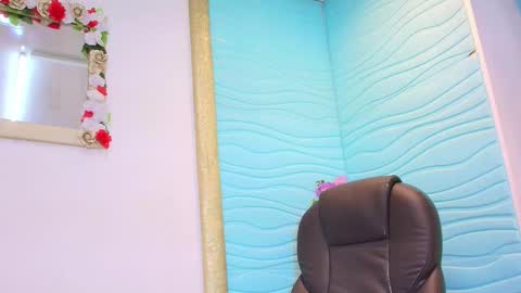 mia montess online show from October 2, 1:27 pm