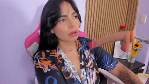 mia novoa online show from June 16, 9:27 pm