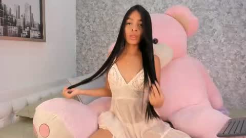 Mia online show from June 18, 4:14 am
