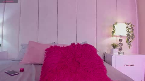 mia rousse25 online show from September 13, 2:47 pm