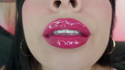 Mia online show from June 19, 11:08 pm