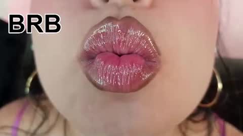 Mia online show from July 8, 10:34 pm