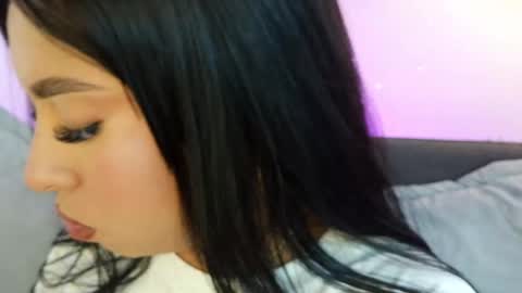 Mia online show from May 4, 1:31 am