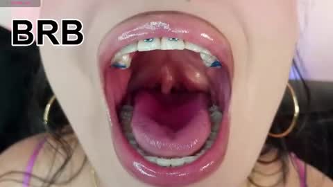Mia online show from July 20, 10:54 pm