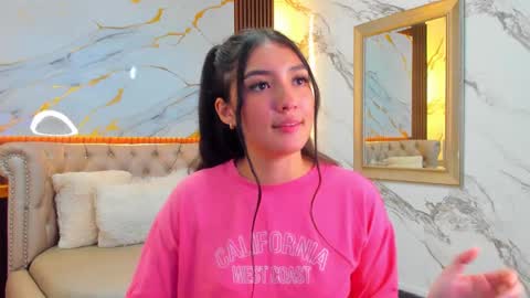 Snapshot of mia_russell_ chatting on September 19, 7:57 pm Mia online show from September 19, 7:57 pm
