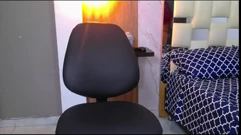 Snapshot of mia_skinny_2 chatting on October 15, 4:53 pm MIA online show from October 15, 4:53 pm