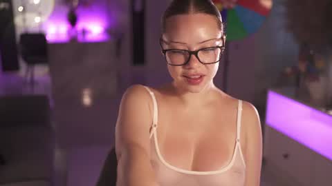 VixenMia online show from June 27, 2:56 am