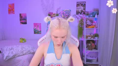 Mia online show from August 2, 3:31 am