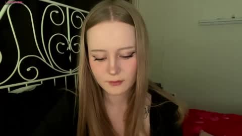 mia_wellis online show from April 27, 7:55 pm