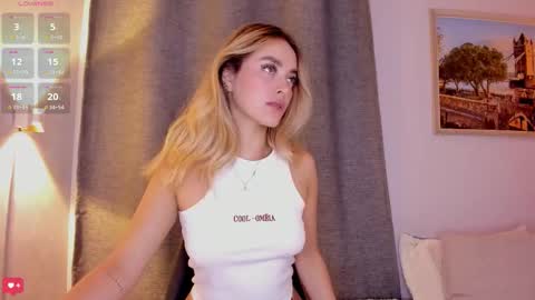 Mia White  online show from October 16, 1:36 pm