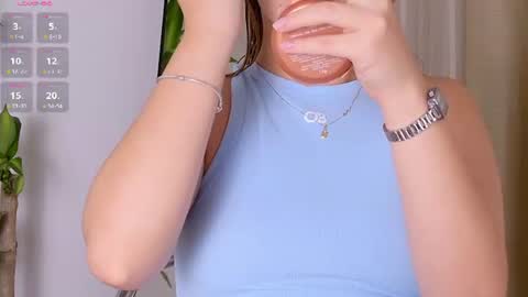 Mia White  online show from June 17, 2:29 pm