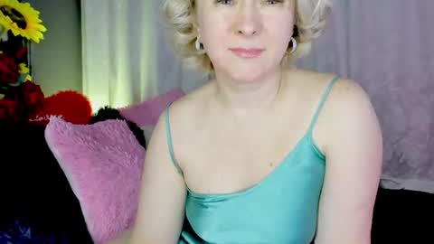 MelaniaMia online show from July 2, 8:53 am