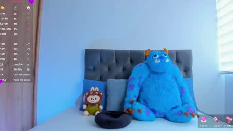    online show from September 30, 4:45 pm