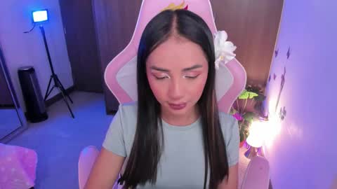 mia  nicolle online show from November 20, 3:07 am