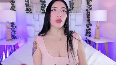 Snapshot of miaa_gh1 chatting on October 18, 11:46 am Mia online show from October 18, 11:46 am