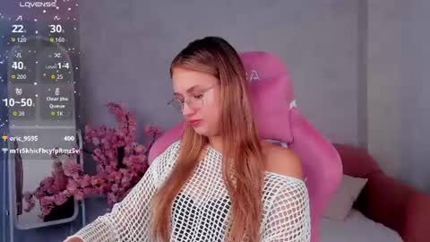 Mia online show from June 27, 12:22 pm