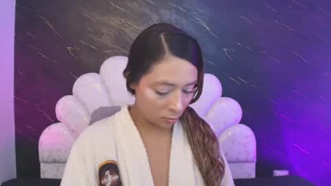 Mia online show from April 29, 12:19 pm