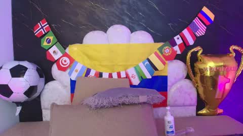 Mia online show from July 1, 12:15 pm
