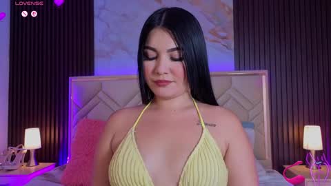 Miaa Farrel online show from June 5, 7:09 pm