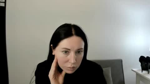 Mia online show from March 14, 5:58 pm