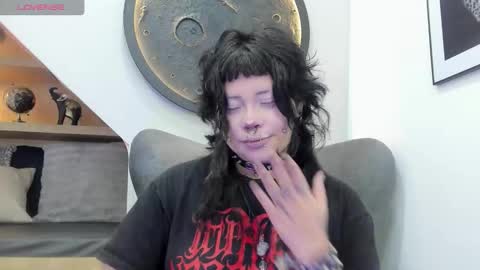 Mia online show from March 13, 1:12 pm