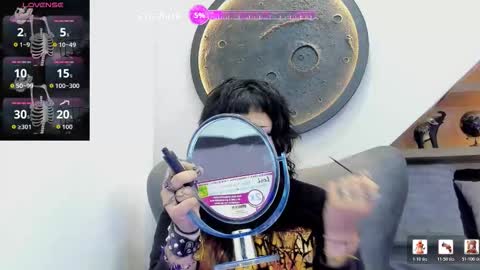 Mia online show from March 4, 12:23 pm