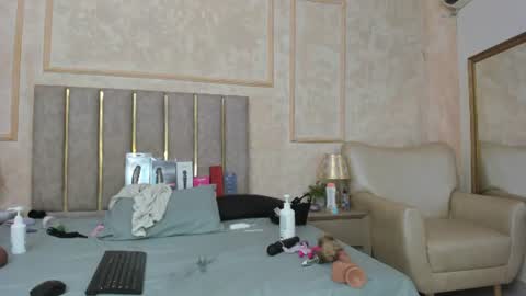 Miaasummer online show from July 18, 5:37 pm