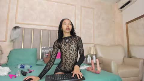 Miaasummer online show from June 15, 12:16 pm