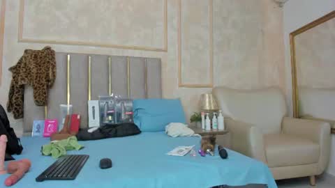 Miaasummer online show from June 22, 11:29 am