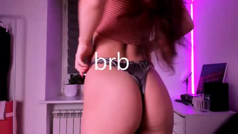mia online show from May 1, 10:02 pm