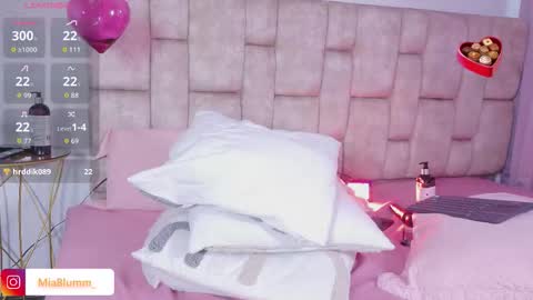 miablumm_ online show from February 27, 6:52 pm