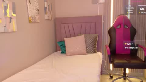 Mia online show from January 17, 12:56 pm