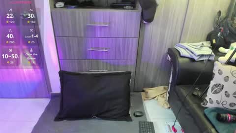 miacarterxxx online show from July 24, 9:33 pm