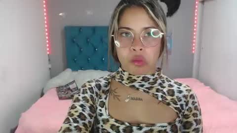 miacumgirl online show from June 25, 12:29 pm
