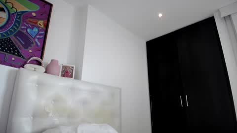 Mia online show from September 8, 8:41 pm