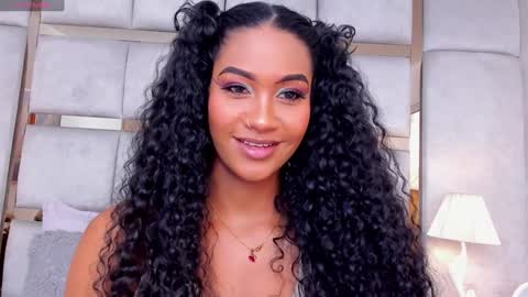 Snapshot of miaebony_ chatting on December 6, 8:06 pm Call me Mia online show from December 6, 8:06 pm