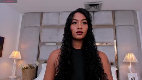 Snapshot of miaebony_ chatting on December 8, 5:01 pm Call me Mia online show from December 8, 5:01 pm