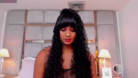 Snapshot of miaebony_ chatting on January 7, 7:59 pm Call me Mia online show from January 7, 7:59 pm