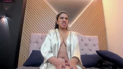 Mia Carter  Schedule 800 - 1430 gtm-5 online show from February 15, 4:15 am