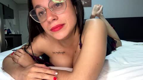 Ms Mia  Owner Of  Your Mind online show from December 21, 3:25 am