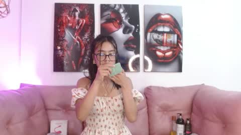 miahotcs online show from December 4, 3:35 pm