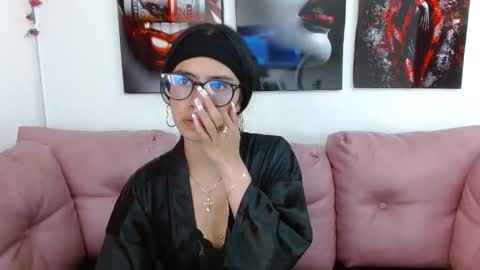 miahotcs online show from May 1, 10:13 pm