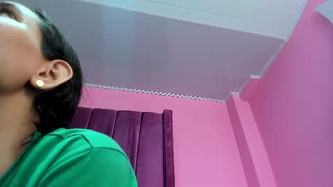miajhonsonx online show from August 3, 7:52 pm