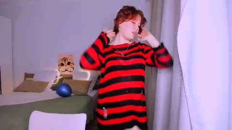 mialacrice online show from June 25, 7:26 pm